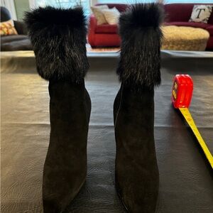 QUALITY. SEXY. CLASSY. Stuart Weitzman black FUR cuff suede heeled bootie. 7.5M
